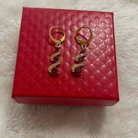 Vintage Swirl Round Red Stone Drop Dangle Earrings 14k Gold Plated - Picture 4 of 6